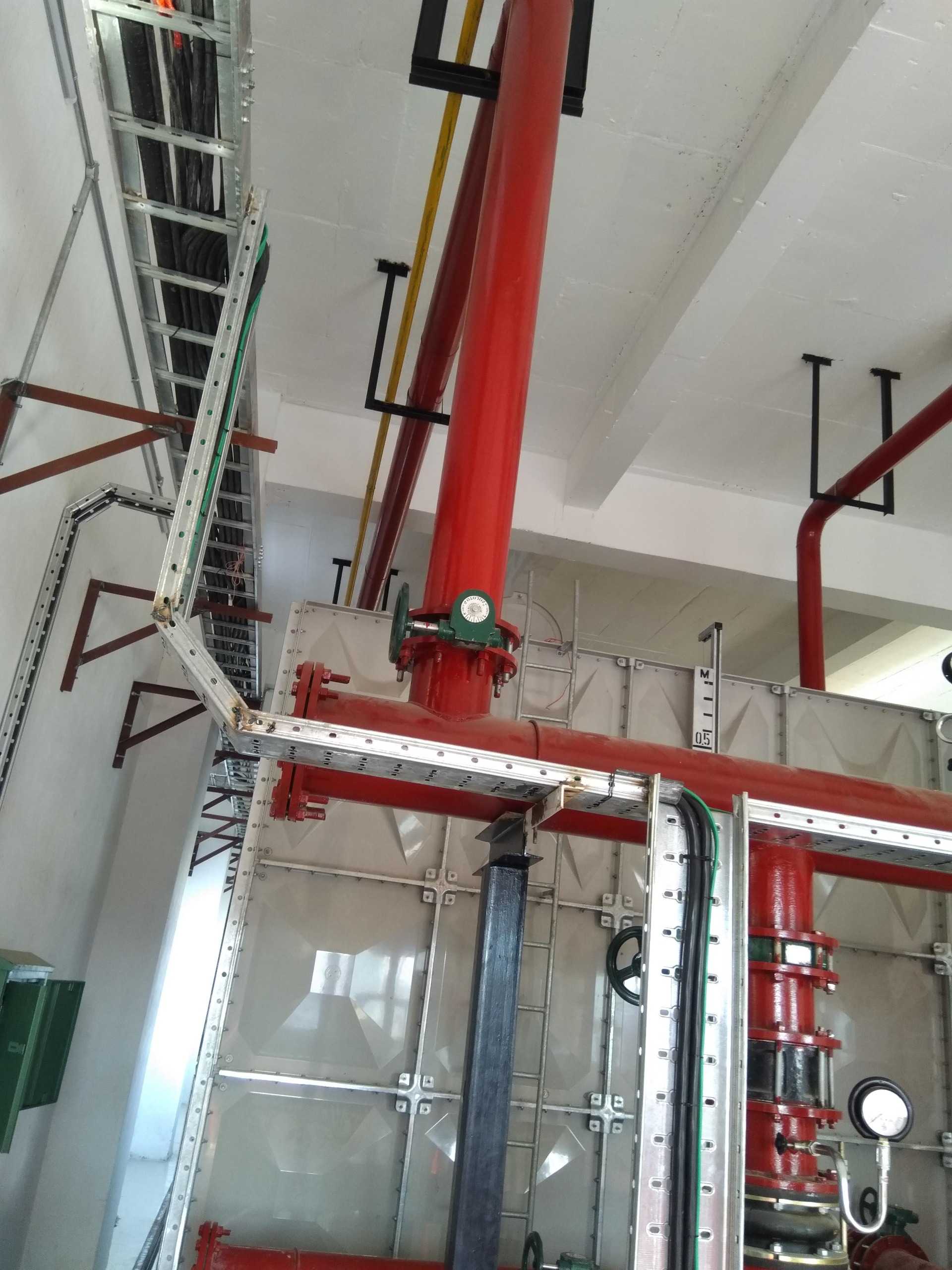 Outdoor cooling towers